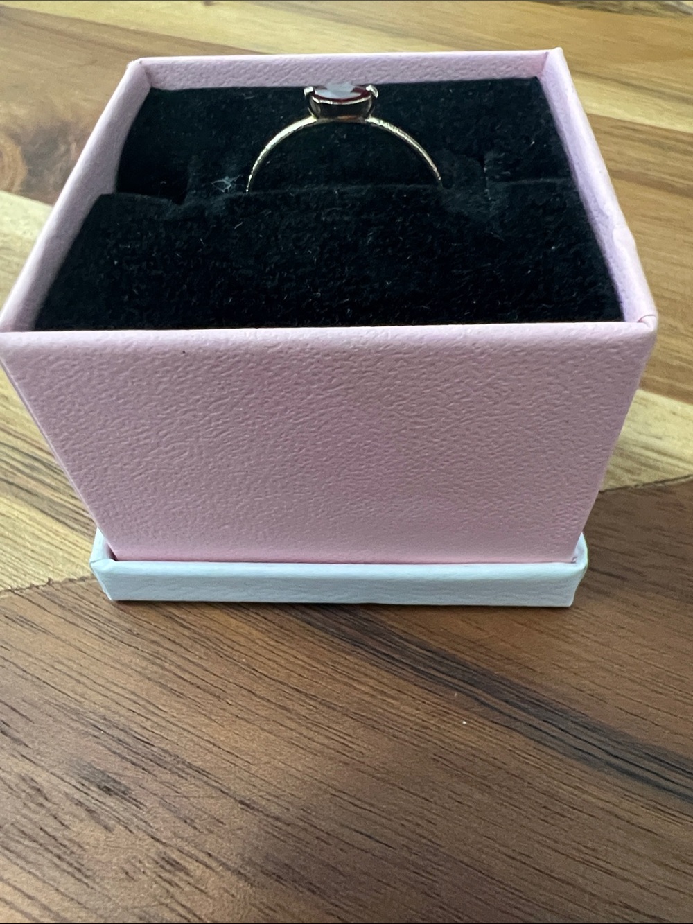Delicate Garnet 14k solid gold stackable ring - Picture 2 of 9